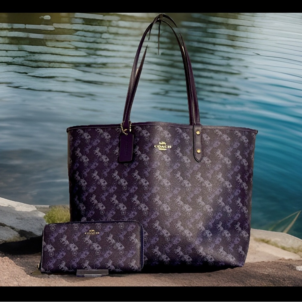 COACH Reversible Horse & Carriage Tote in Purple with Rare Lg Matching Wallet 🤩